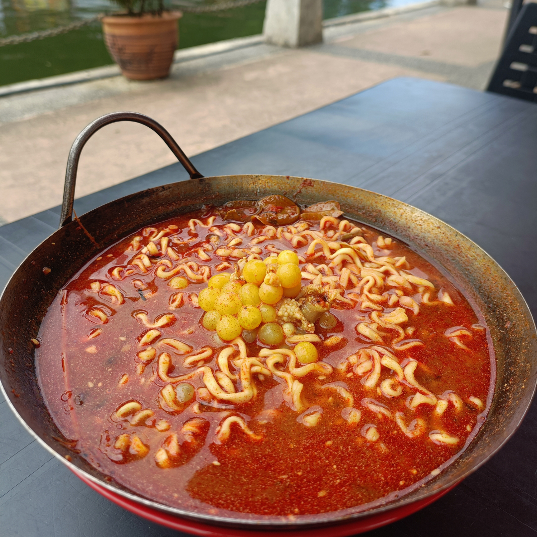 Ramen Asam Pedas Telur Mayong di Arang Cafe Melaka,&nbsp;Unik!