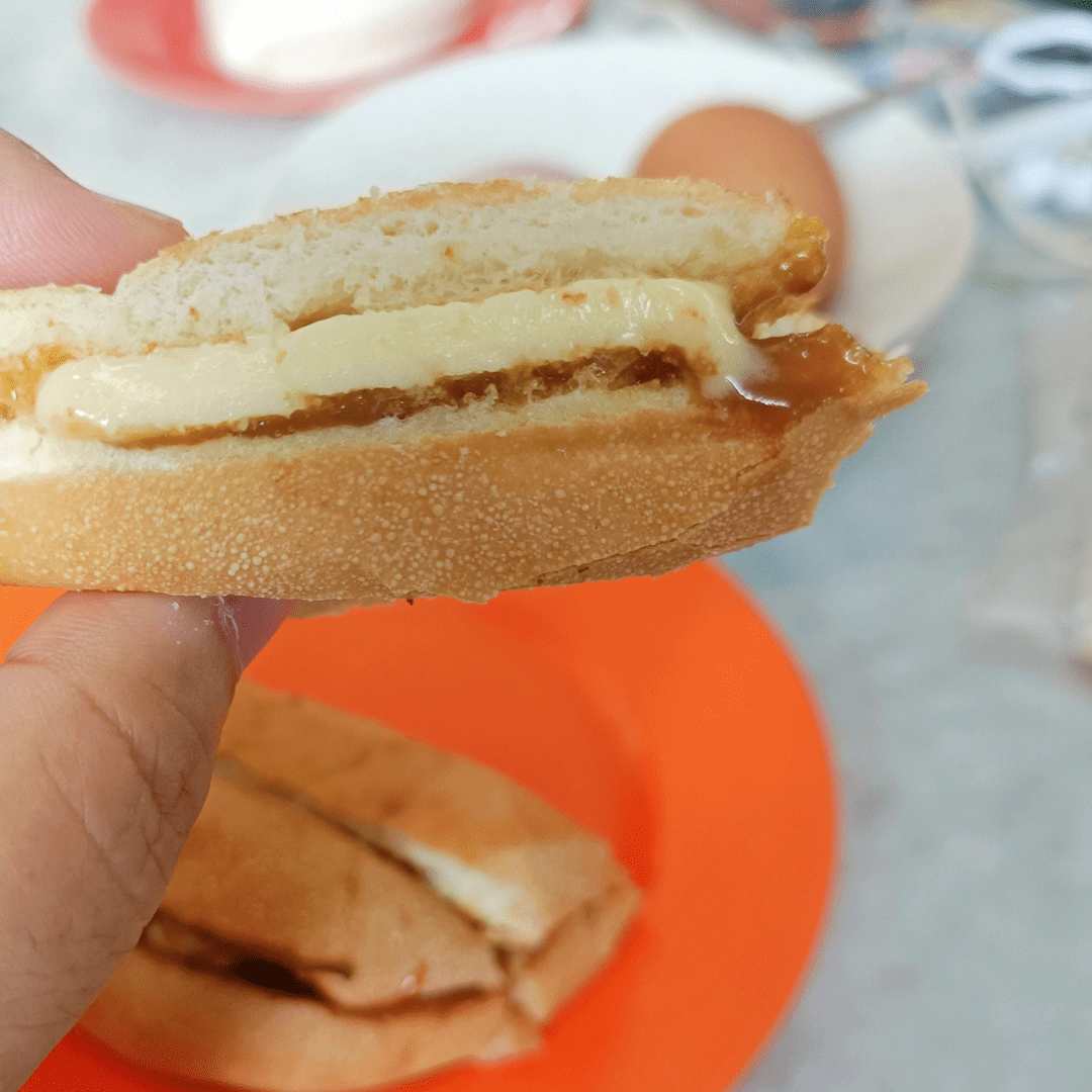 Roti Bun Bakar Kaya Mentega Sedap Sangat di Original Kluang Rail Coffee,&nbsp;Kluang