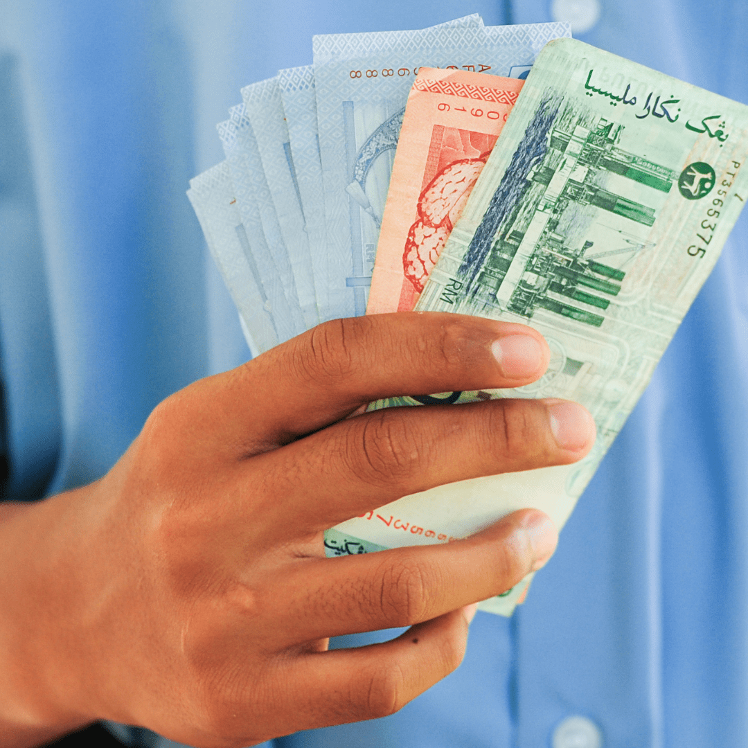 Manusia Pada Akhir Zaman Mengejar Dunia Dengan&nbsp;Agama